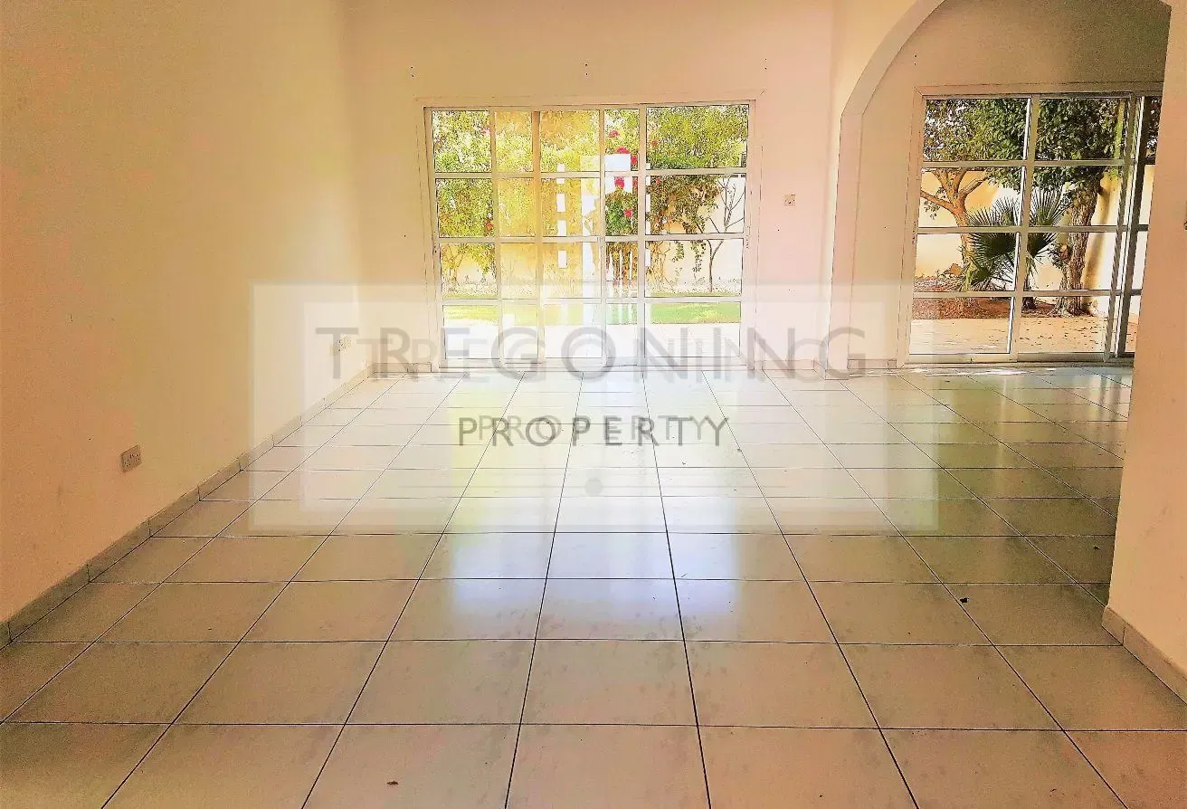 Top four bedroom Umm Suqeim 2 compound villa
