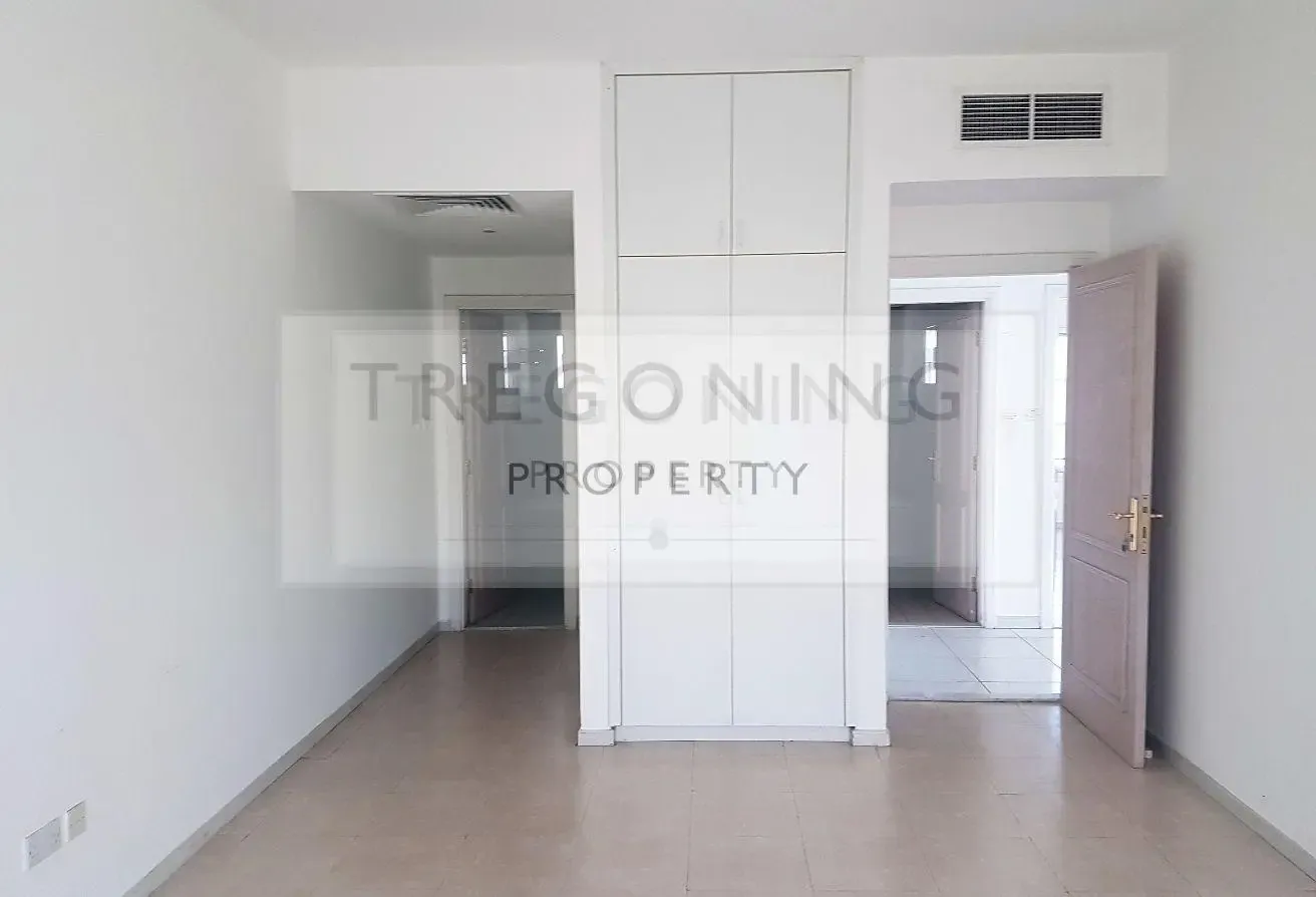 Top four bedroom Umm Suqeim 2 compound villa