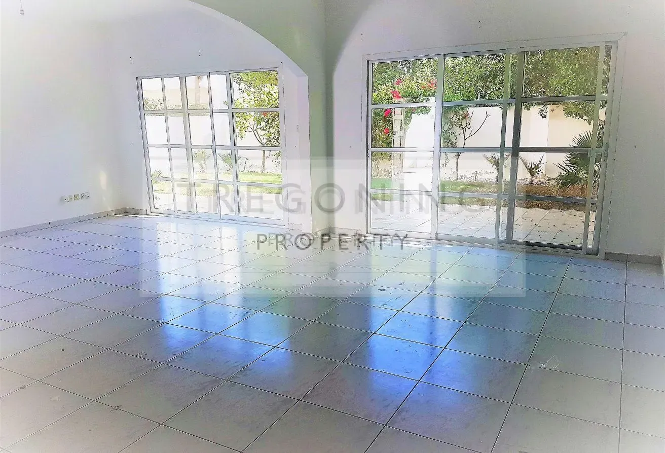 Top four bedroom Umm Suqeim 2 compound villa