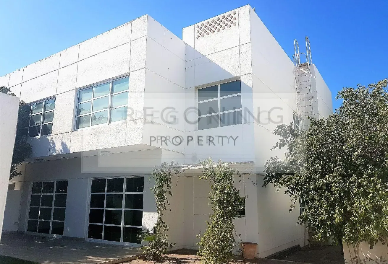 Top four bedroom Umm Suqeim 2 compound villa