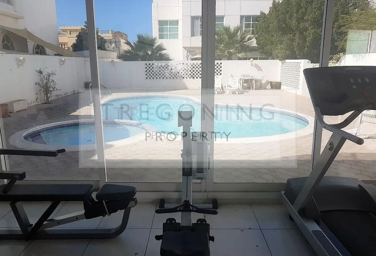 Top four bedroom Umm Suqeim 2 compound villa