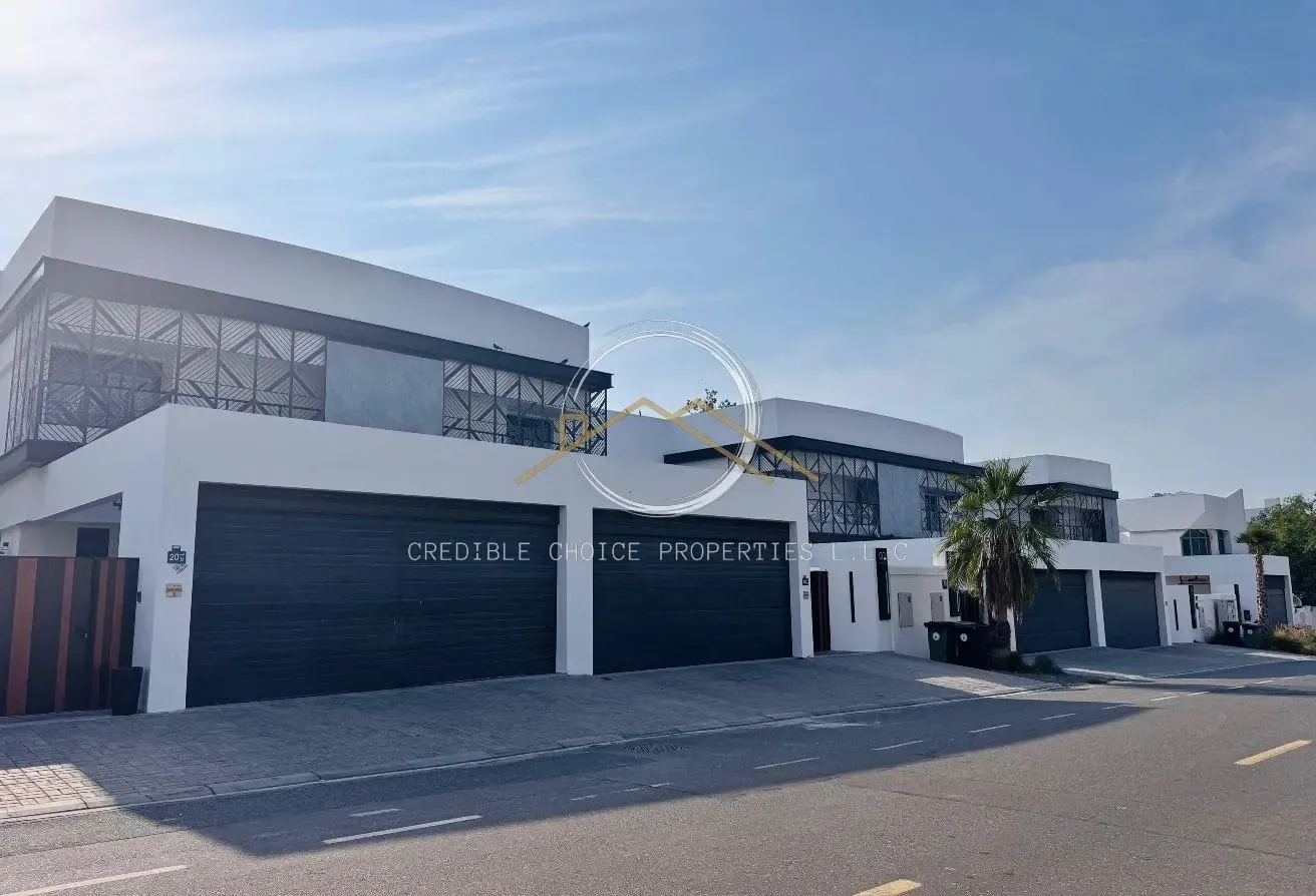 SOON TO VACATE|MODERN ELEGANT VILLA |SEMI-DETACHED