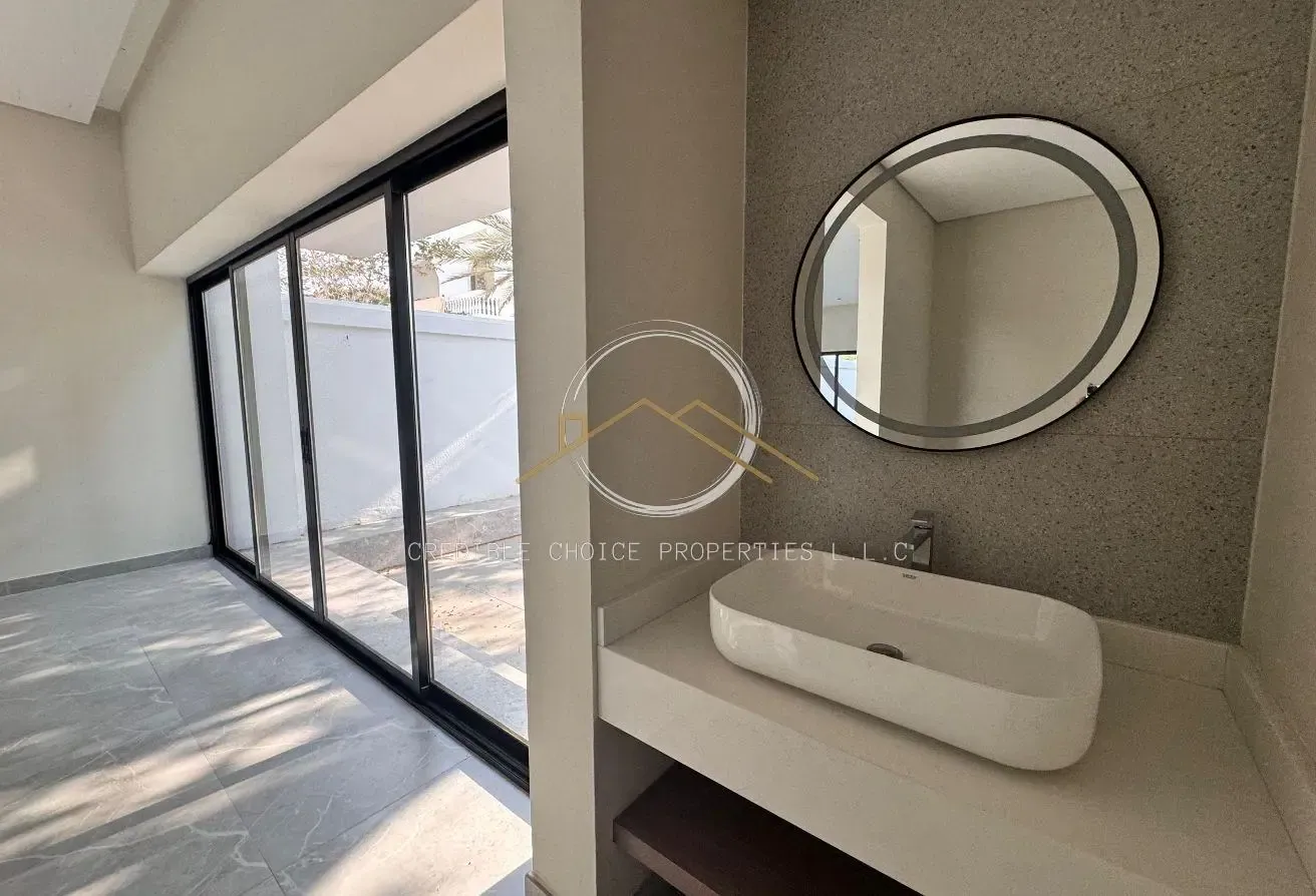 SOON TO VACATE|MODERN ELEGANT VILLA |SEMI-DETACHED
