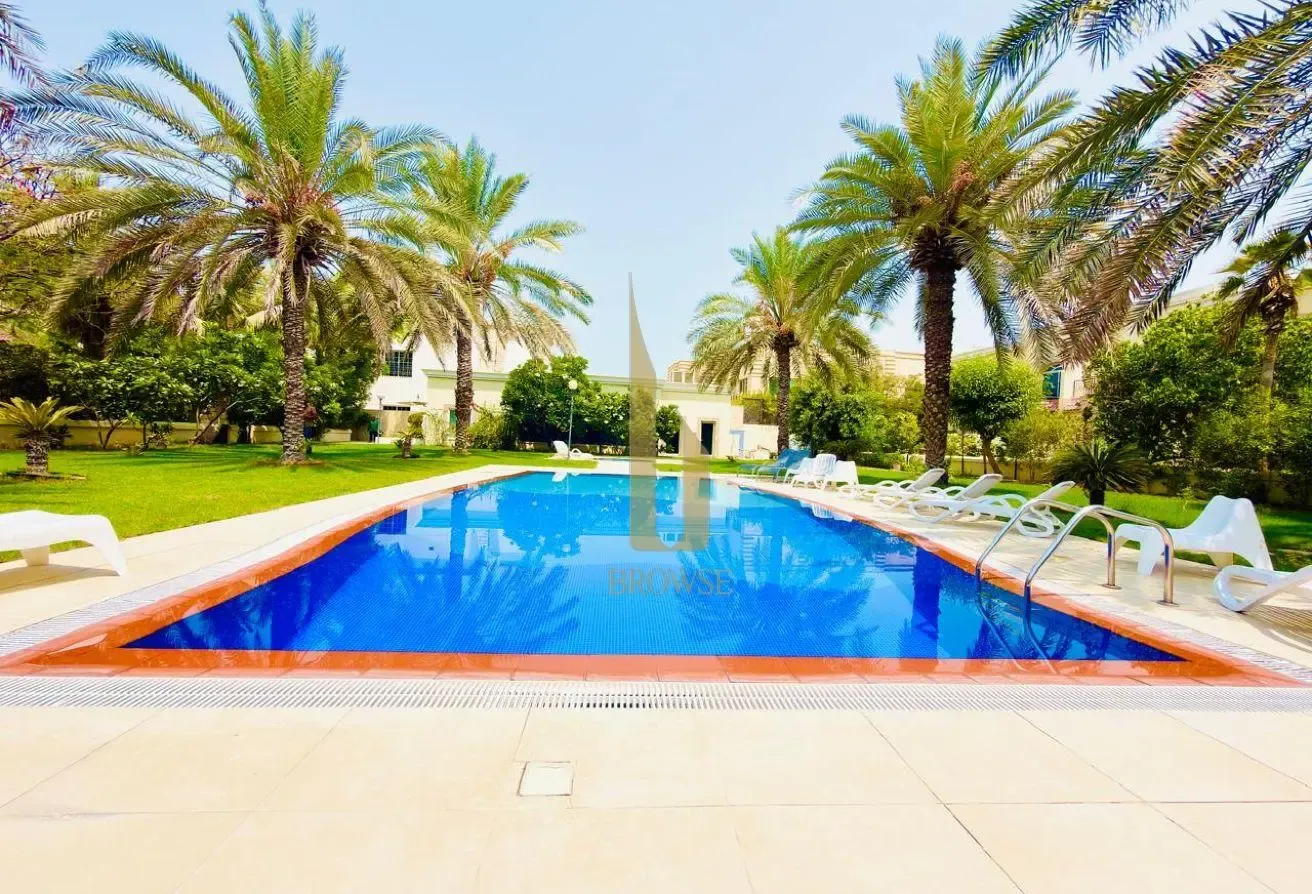 Shared Pool+Garden | 4BR+Private Garden