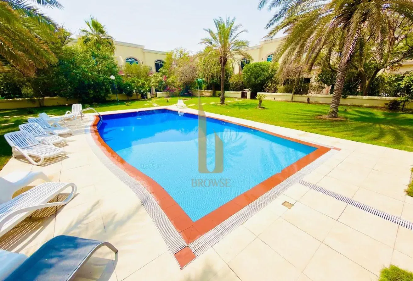 Shared Pool+Garden | 4BR+Private Garden