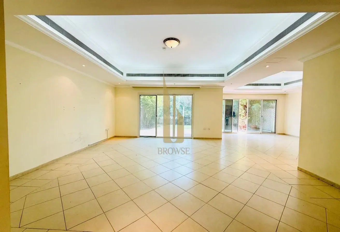 Shared Pool+Garden | 4BR+Private Garden