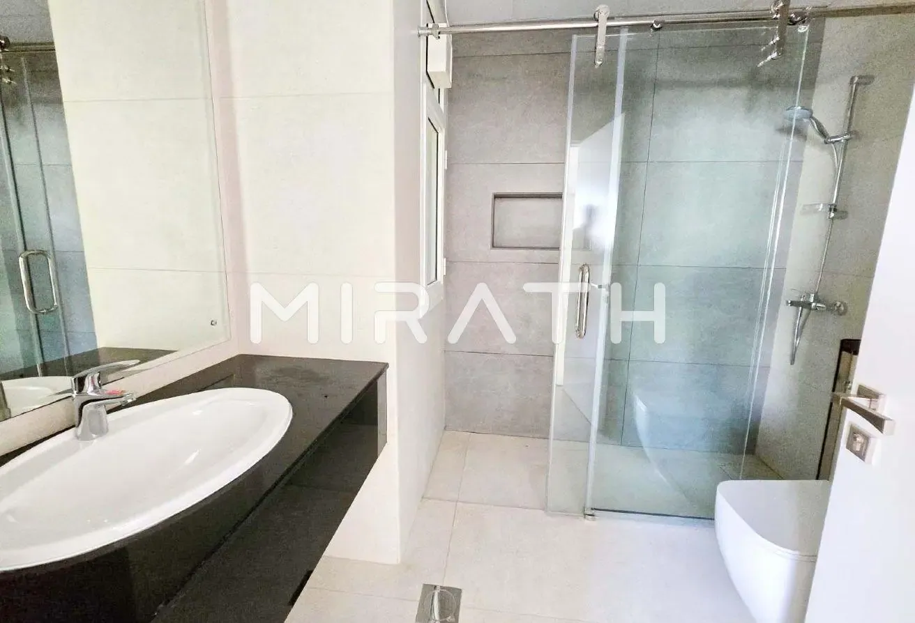 Perfect family home shared facilities |Near beach