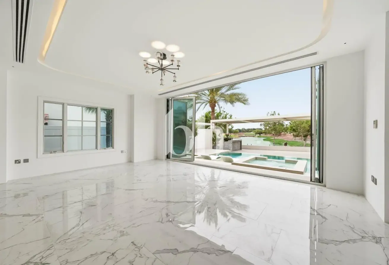 Vacant - Upgraded Villa - Amazing Golf Course View