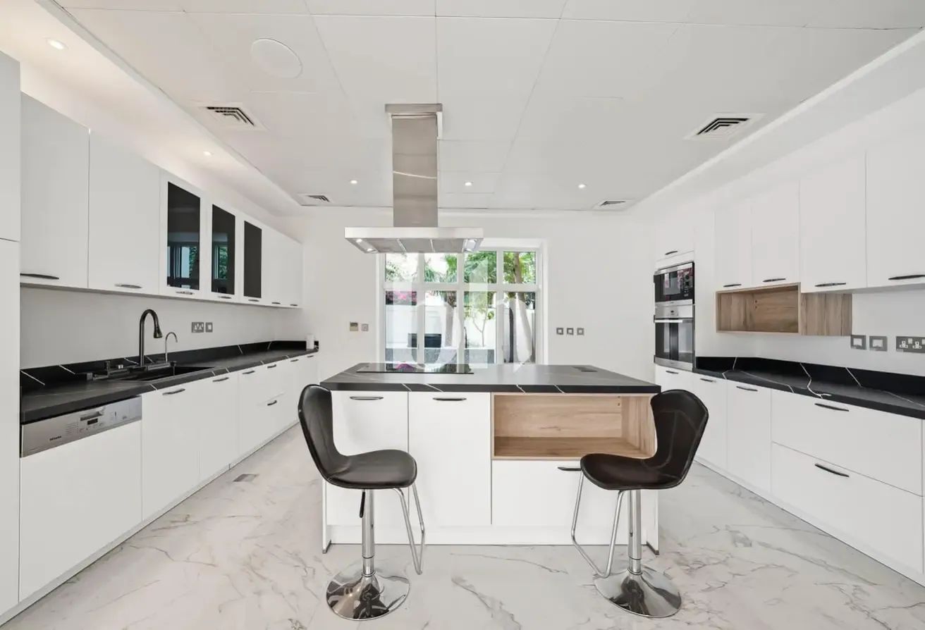 Vacant - Upgraded Villa - Amazing Golf Course View
