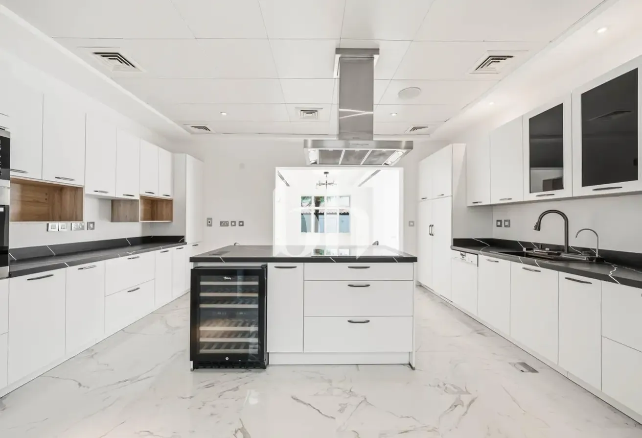 Vacant - Upgraded Villa - Amazing Golf Course View