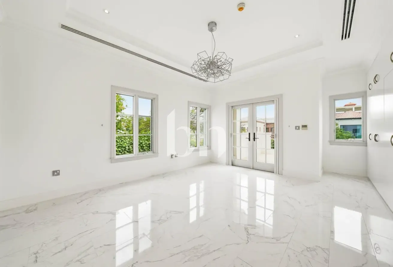Vacant - Upgraded Villa - Amazing Golf Course View