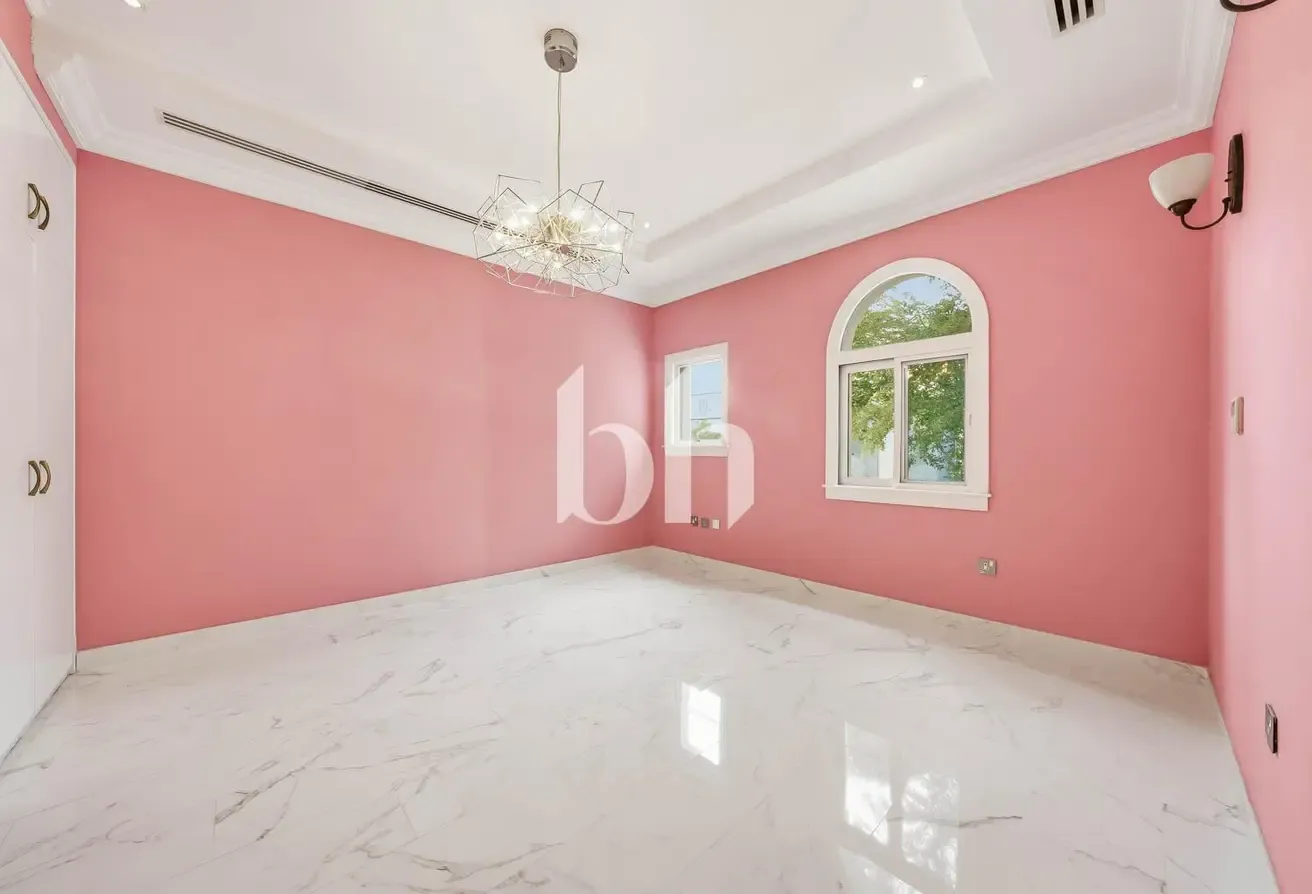 Vacant - Upgraded Villa - Amazing Golf Course View