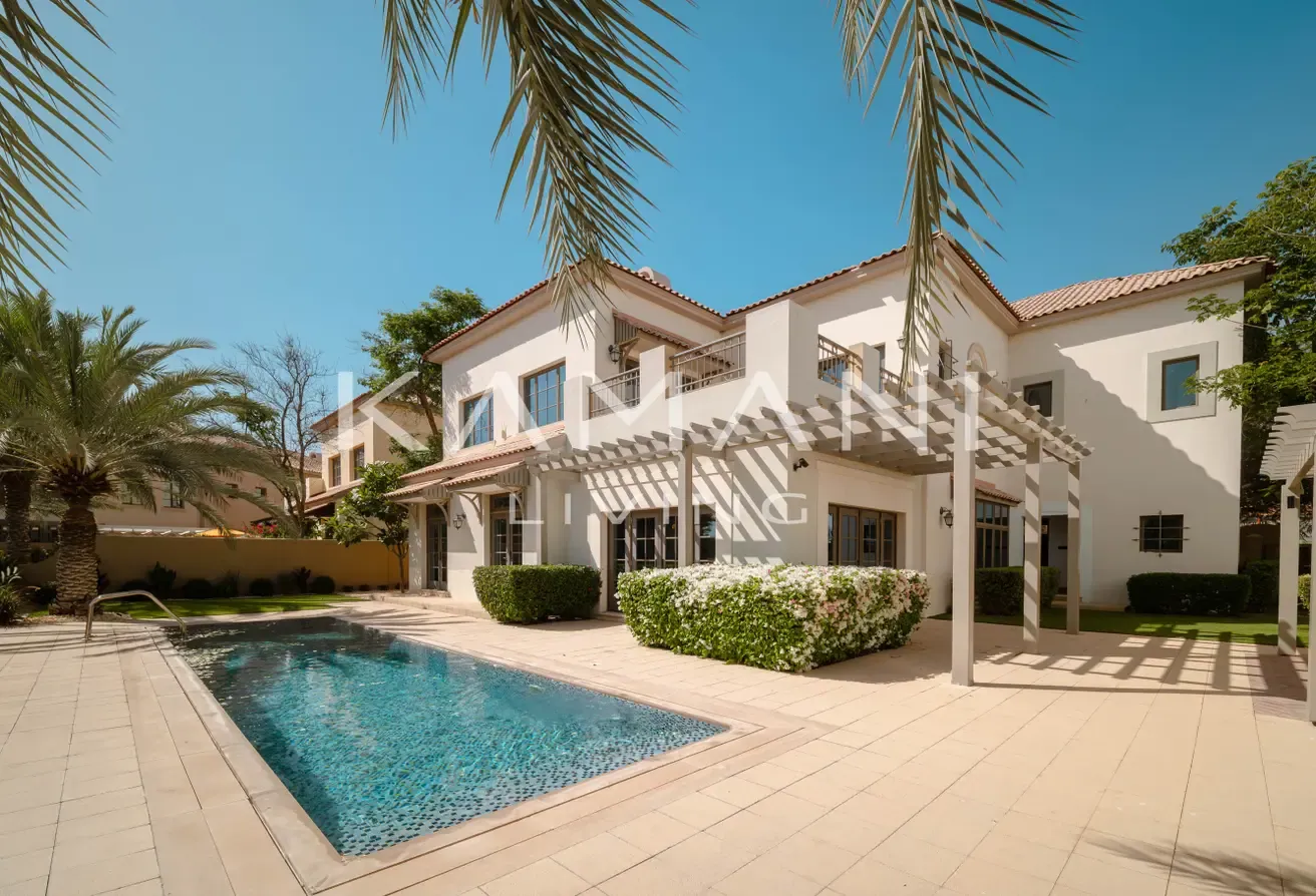 Luxury Villa | Private Pool | Upgraded | Vacant
