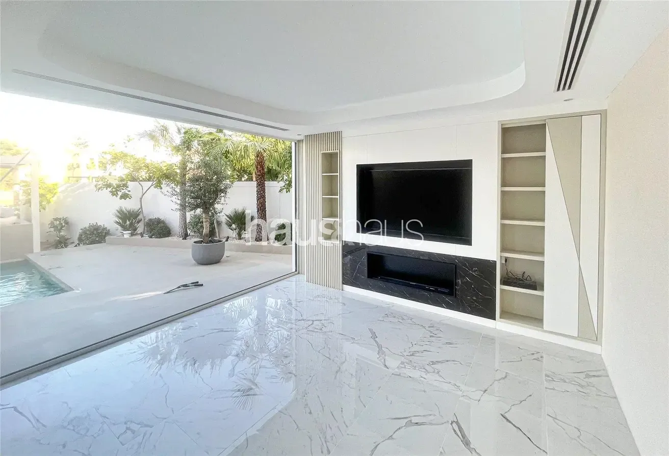 5 Bed Portrush Villa with Pool on the Golf Course