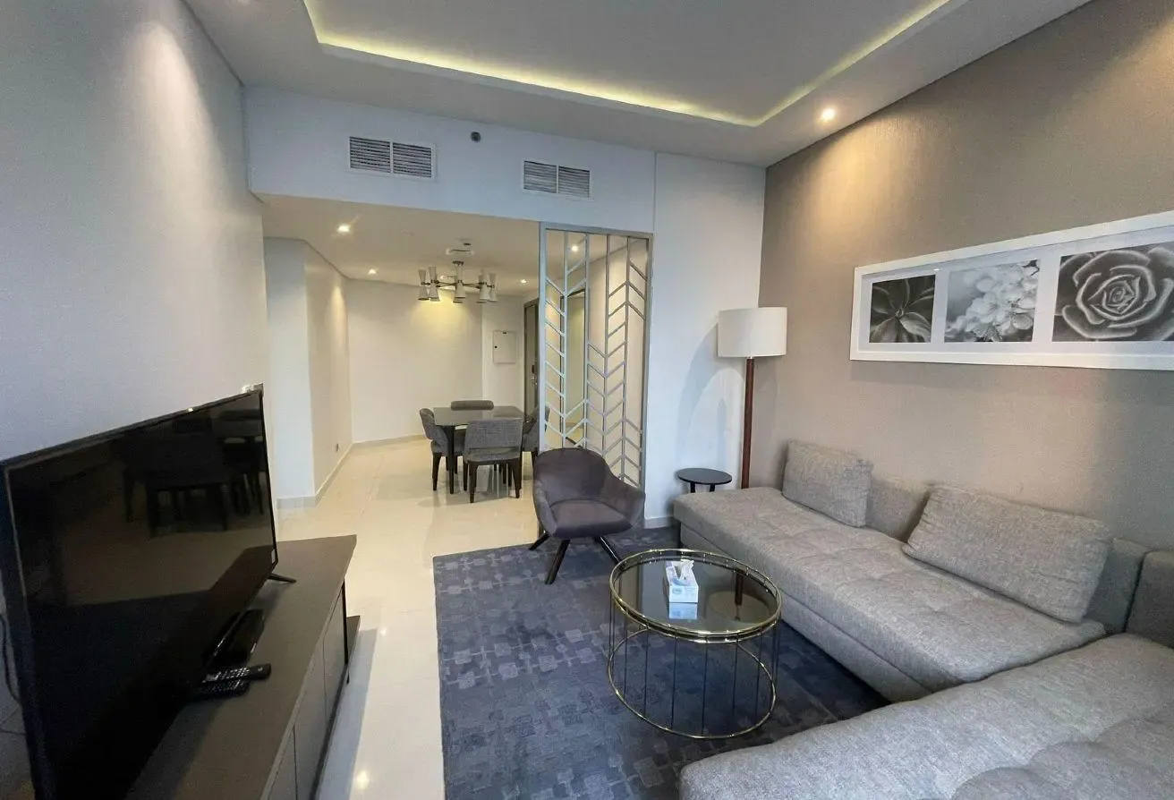 Modern Apartment -Spacious Layout-Canal view