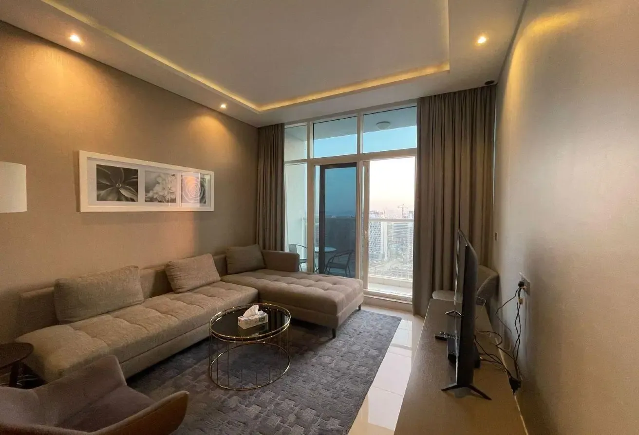Modern Apartment -Spacious Layout-Canal view