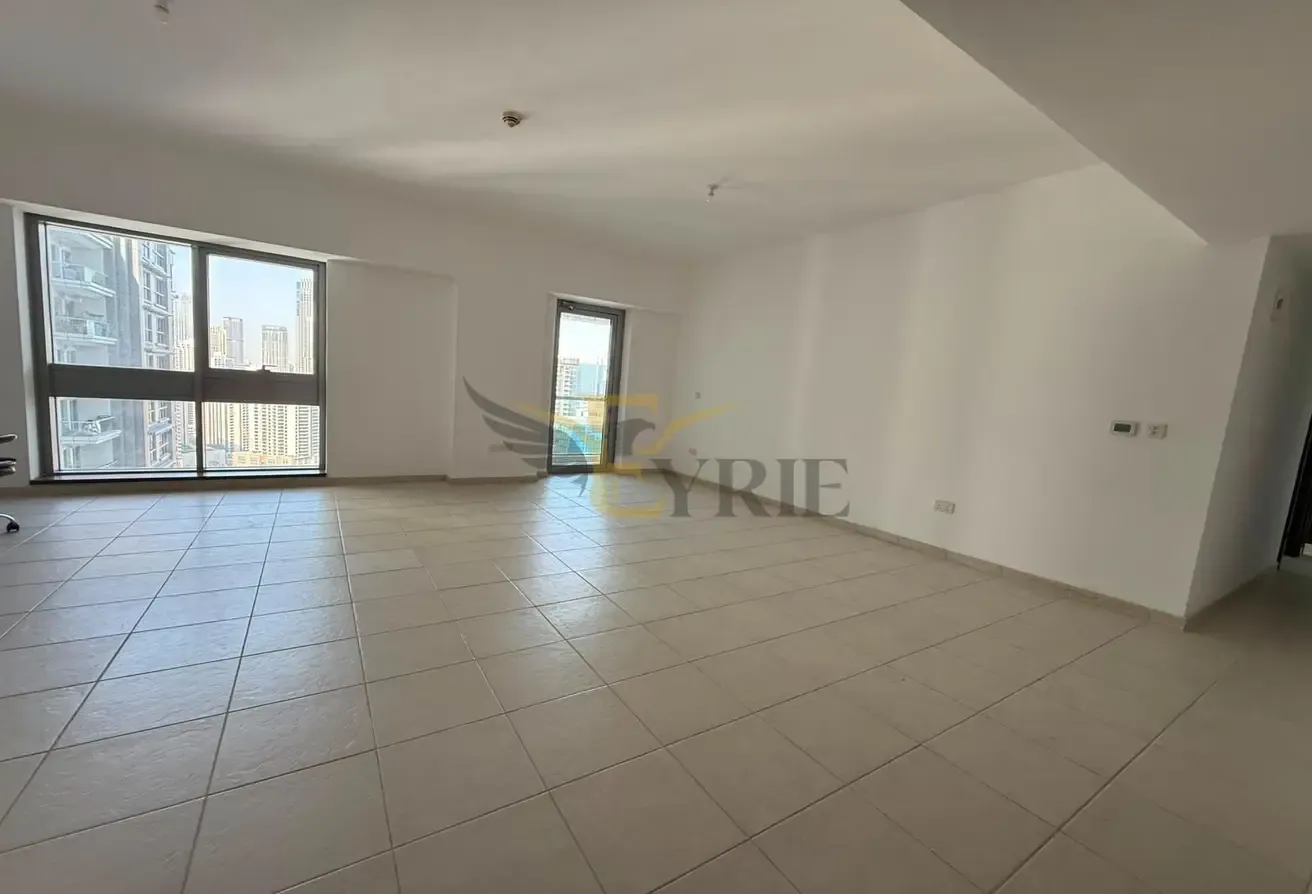 Next to Metro | High Floor | Maid Room