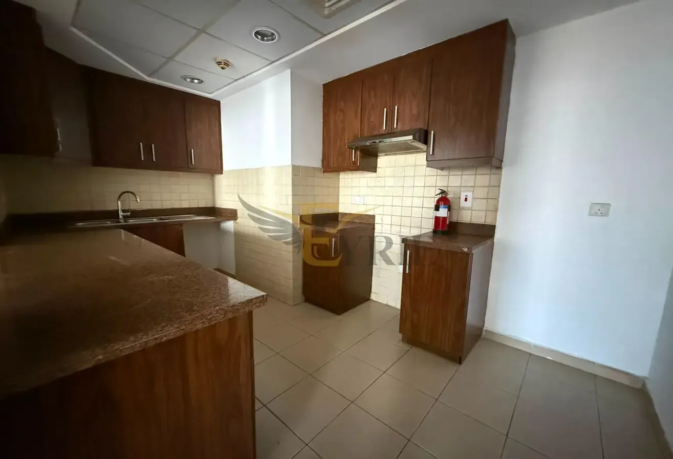 Next to Metro | High Floor | Maid Room