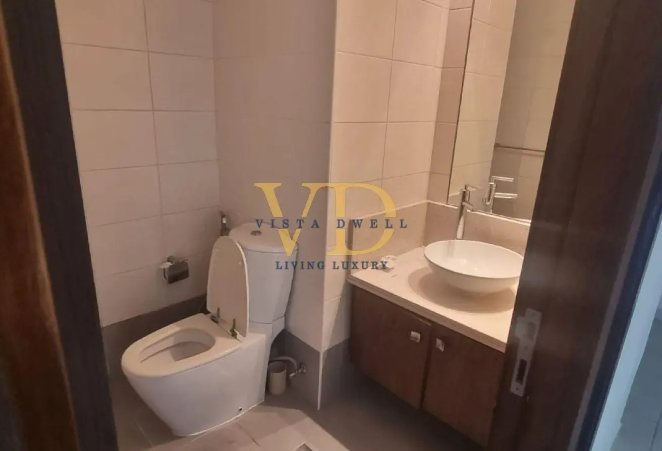 HIGH FLOOR | SPACIOUS 2BR | NEAR METRO | VACANT