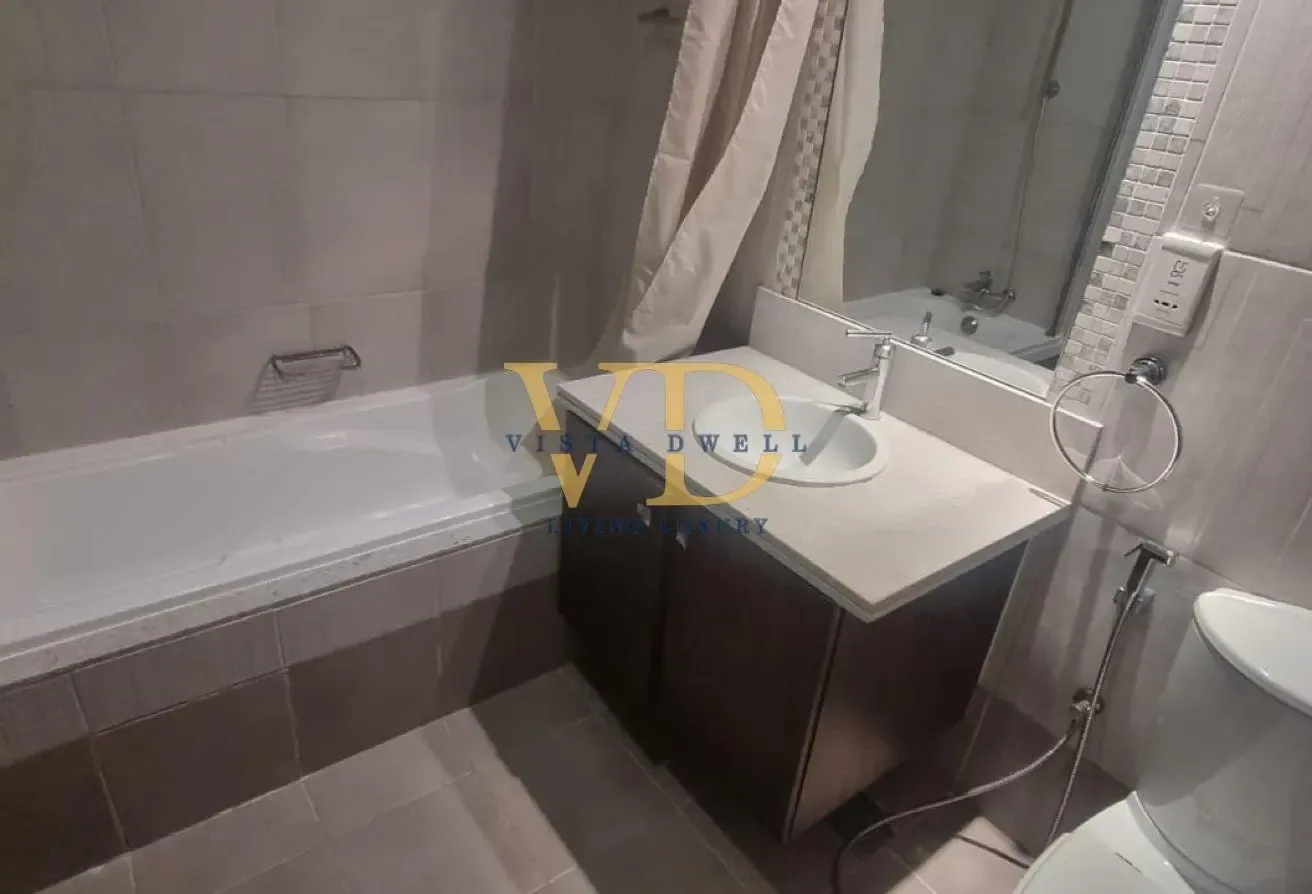 HIGH FLOOR | SPACIOUS 2BR | NEAR METRO | VACANT