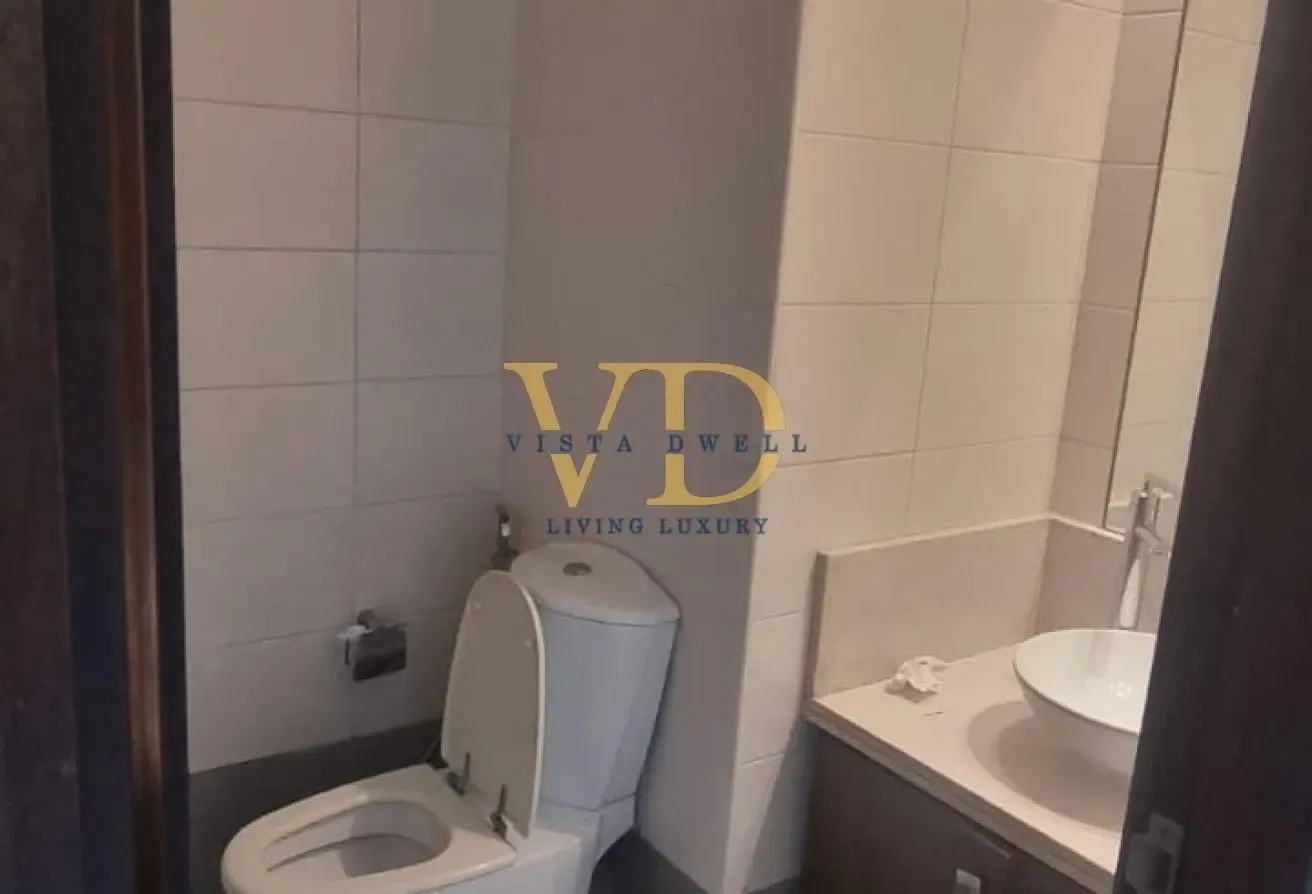 HIGH FLOOR | SPACIOUS 2BR | NEAR METRO | VACANT