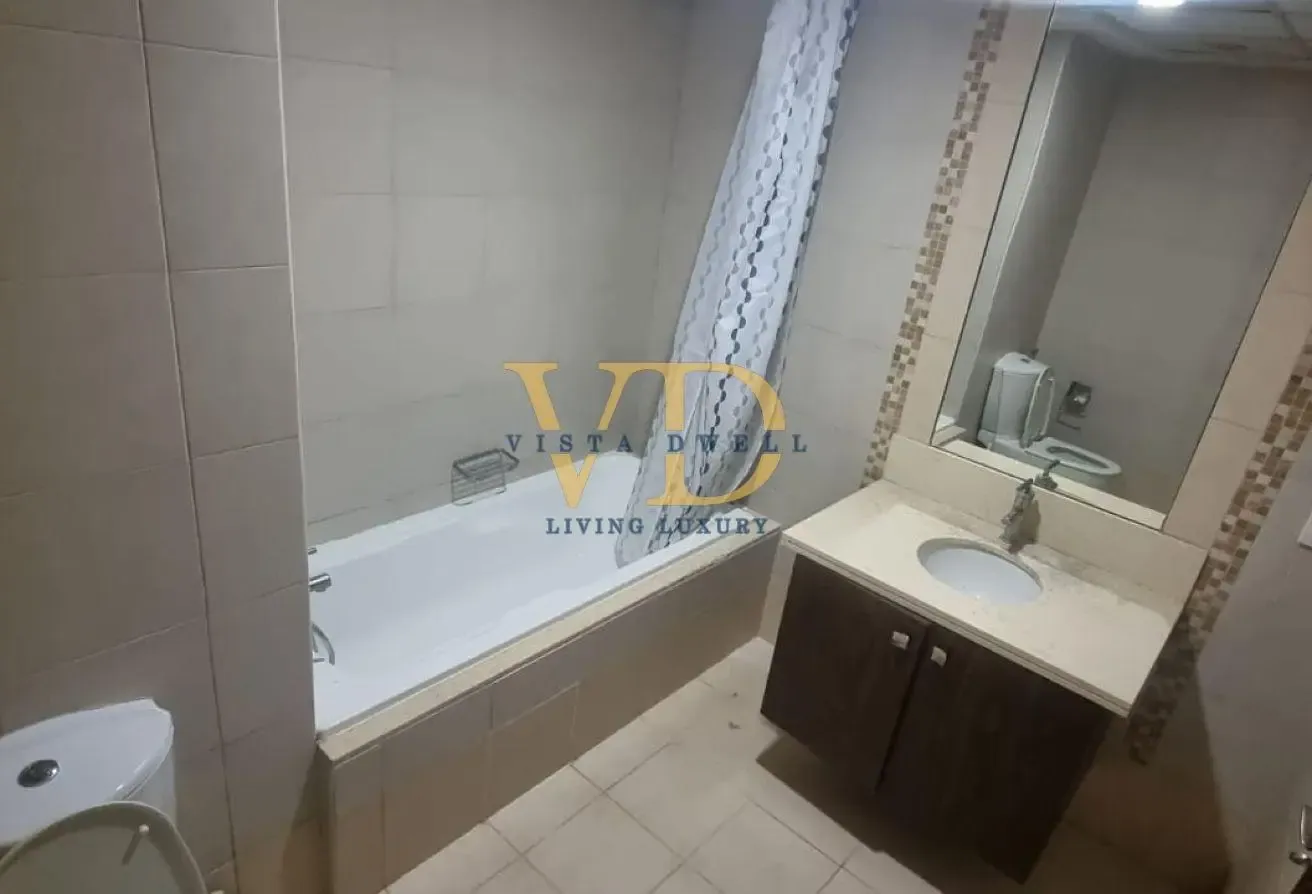 HIGH FLOOR | SPACIOUS 2BR | NEAR METRO | VACANT