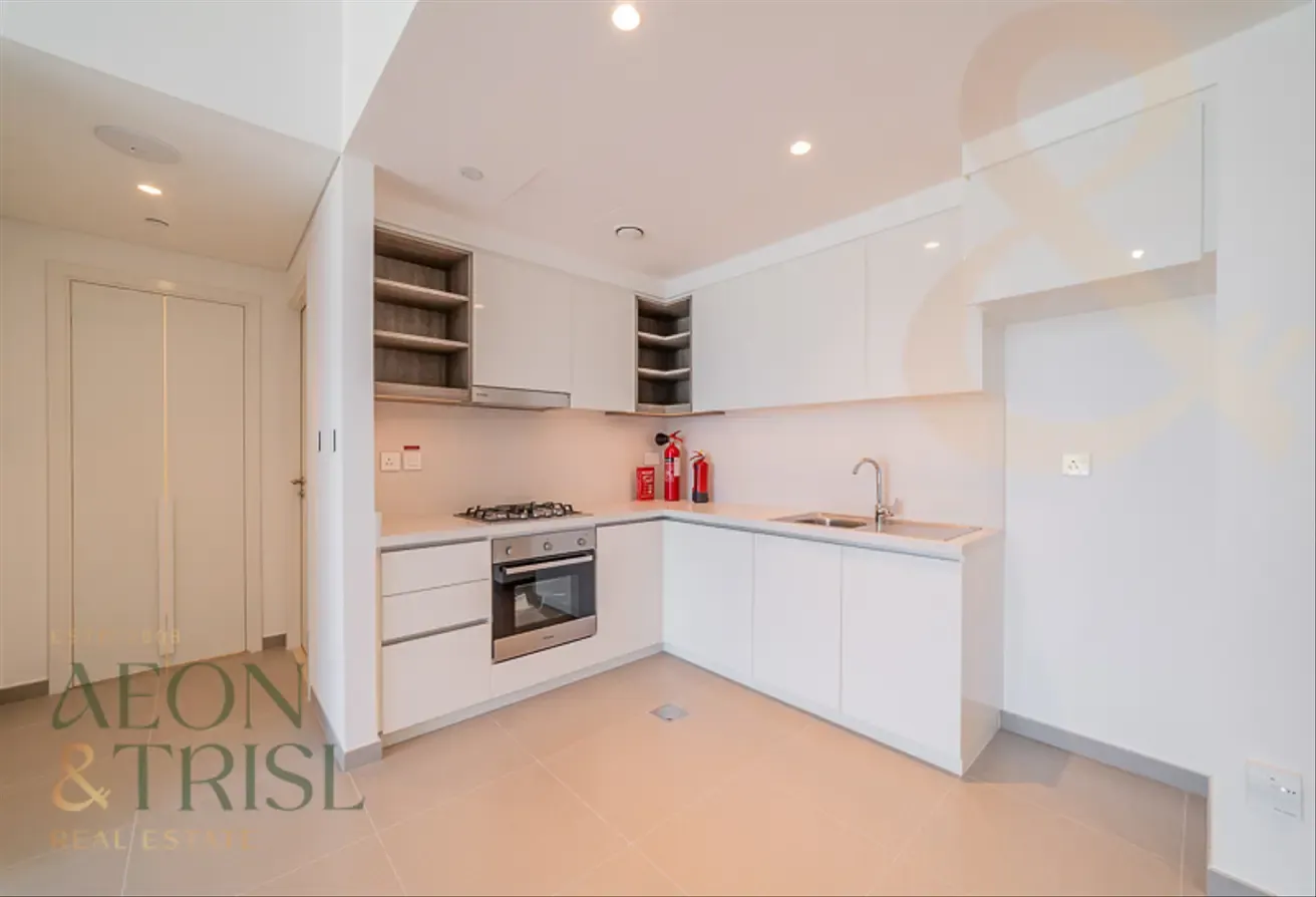Prime location l Luxury l Community Living