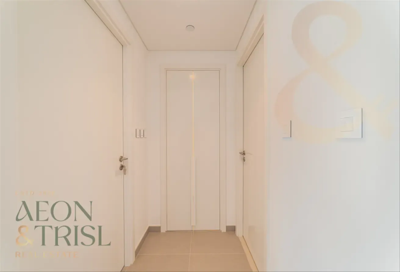 Prime location l Luxury l Community Living