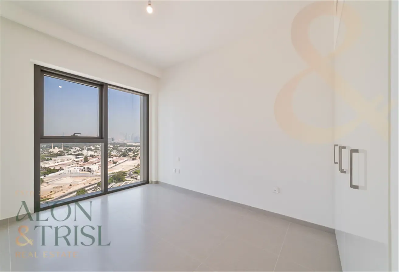 Prime location l Luxury l Community Living
