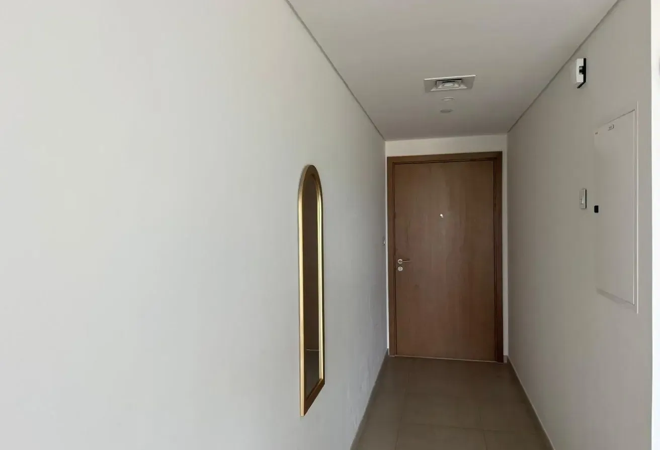 Upgraded 1 BR Apartment with Water Views