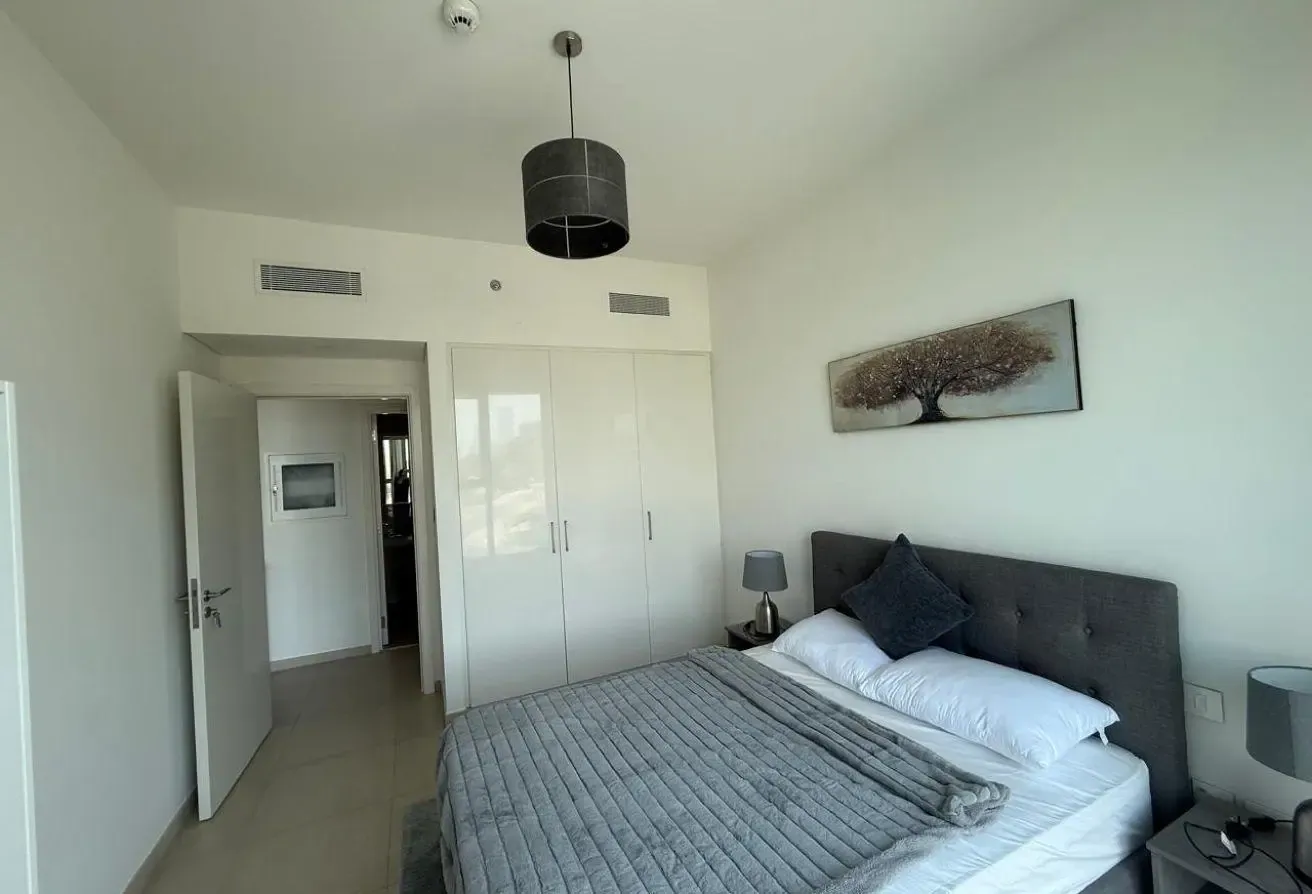 Upgraded 1 BR Apartment with Water Views