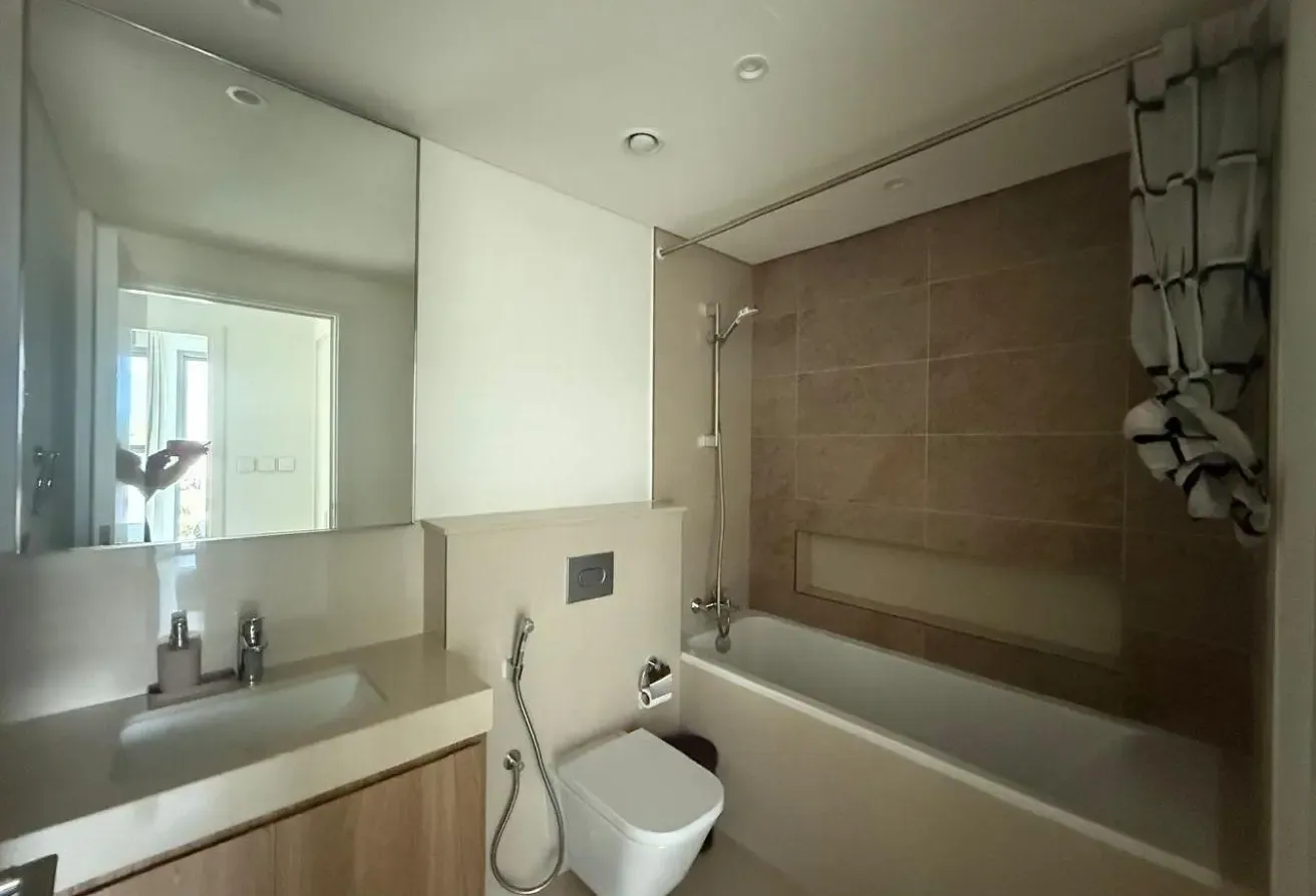 Upgraded 1 BR Apartment with Water Views