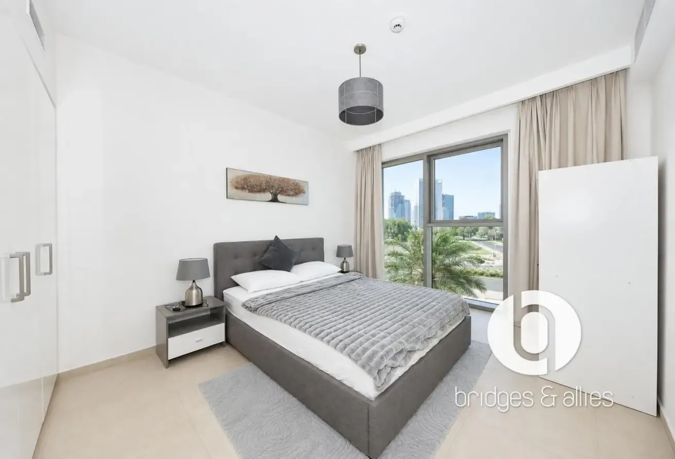 SPACIOUS LAYOUT | FURNISHED | READY TO MOVE IN