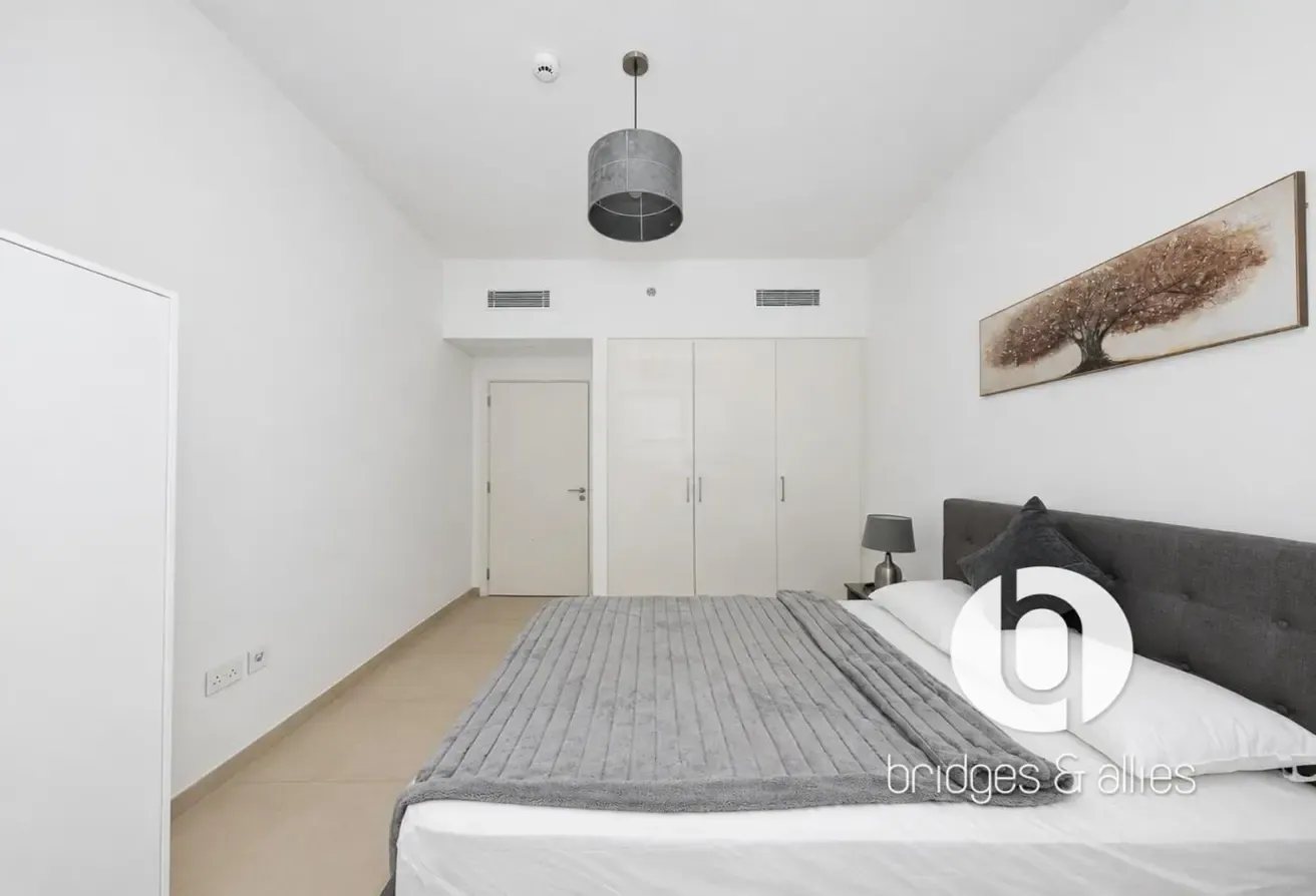 SPACIOUS LAYOUT | FURNISHED | READY TO MOVE IN