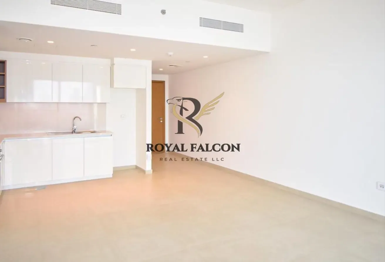 Bright & Airy | Spacious Home | Low Floor