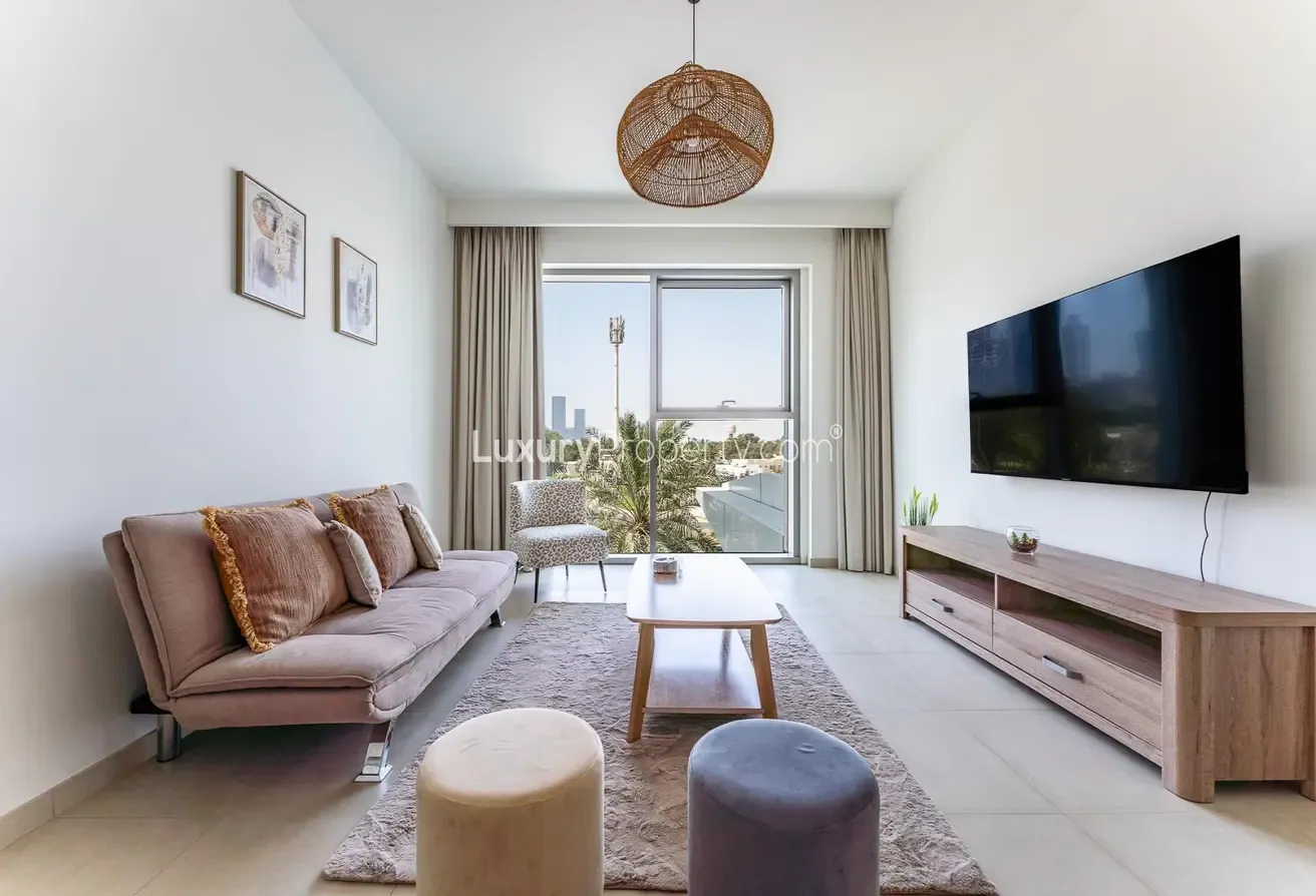 Perfect Location | Furnished } Vacant