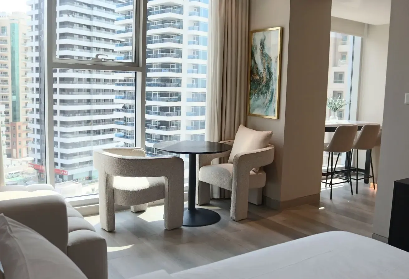 Queen Studio Apartment