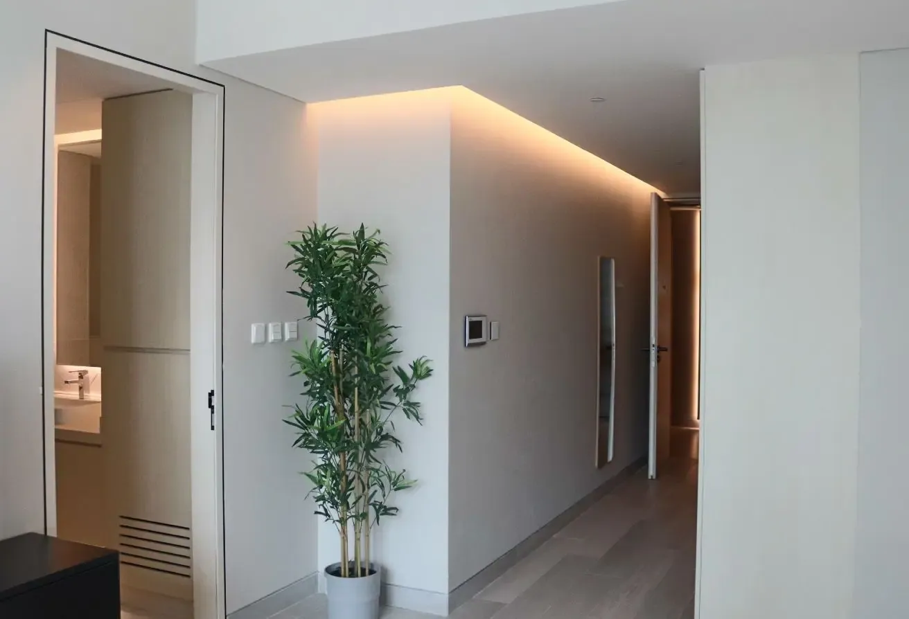 Queen Studio Apartment