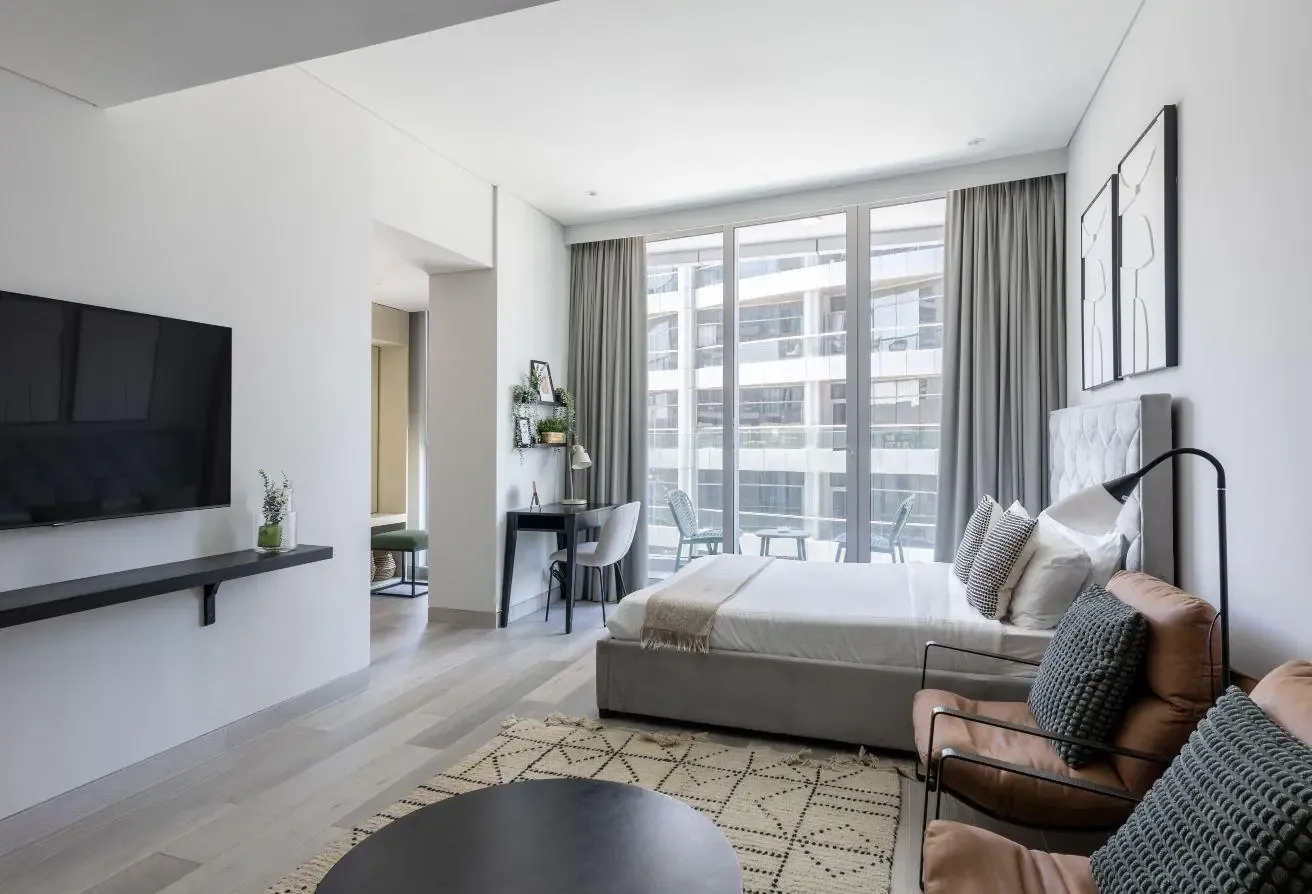 Marina Star Tower | Modern waterfront studio