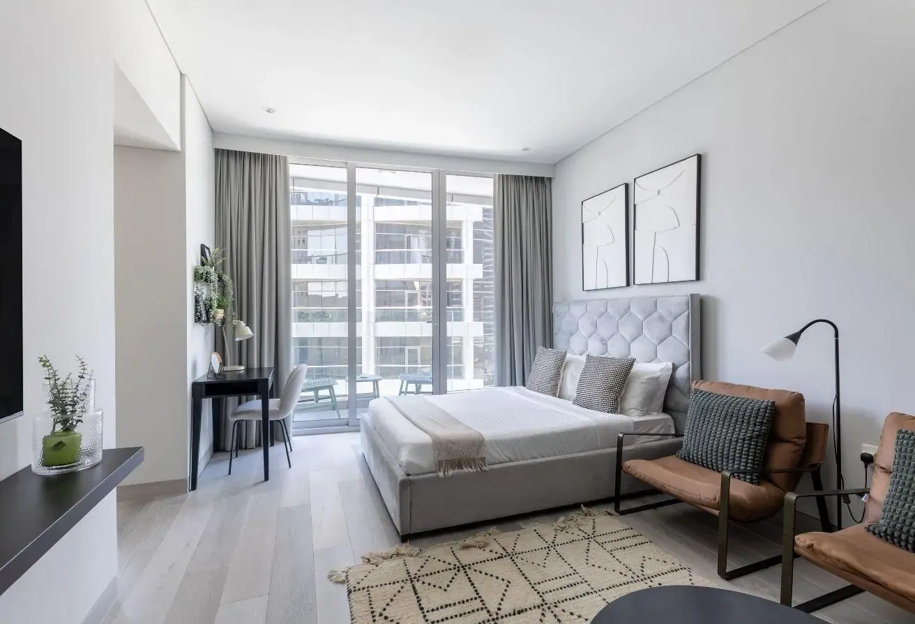 Marina Star Tower | Modern waterfront studio