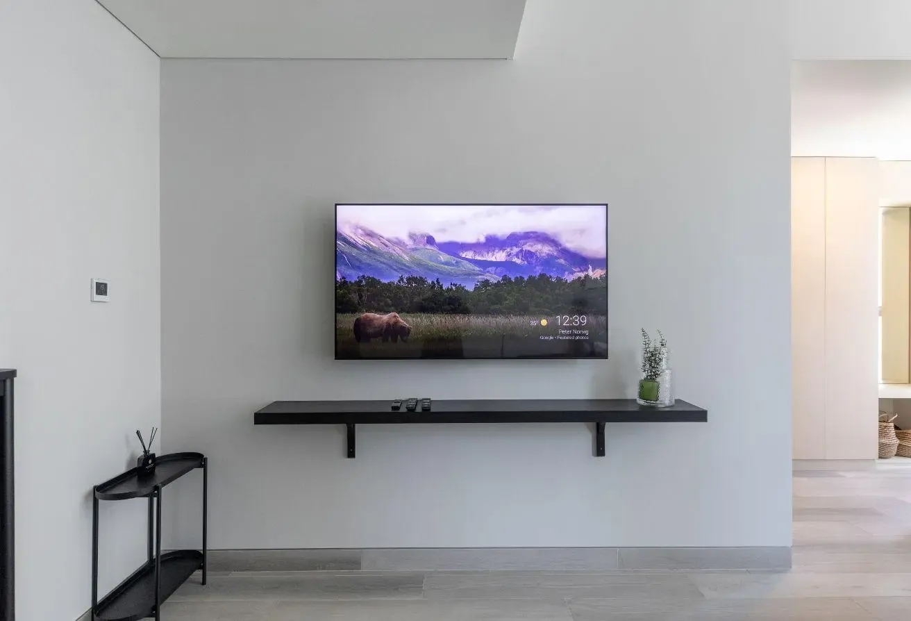 Marina Star Tower | Modern waterfront studio