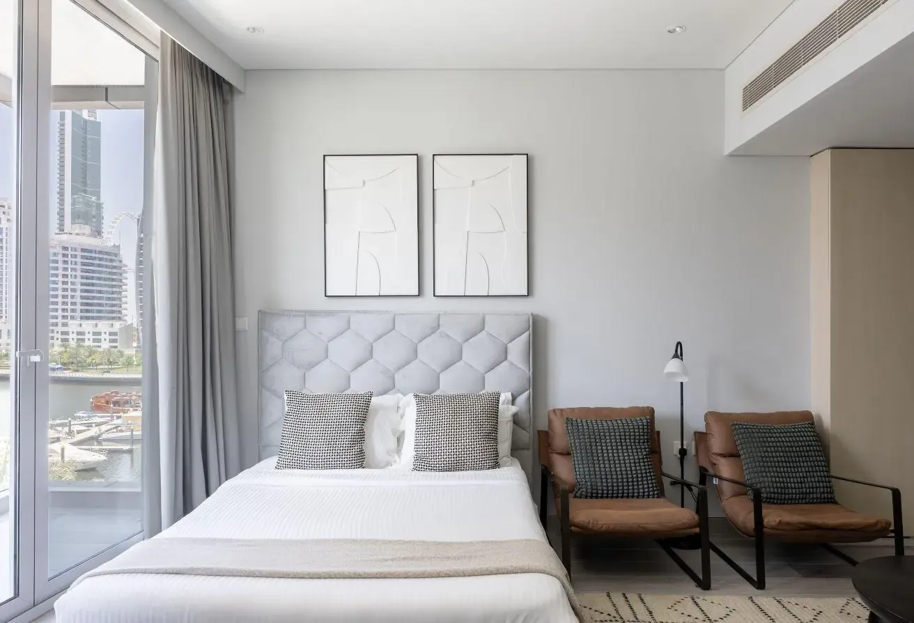 Marina Star Tower | Modern waterfront studio
