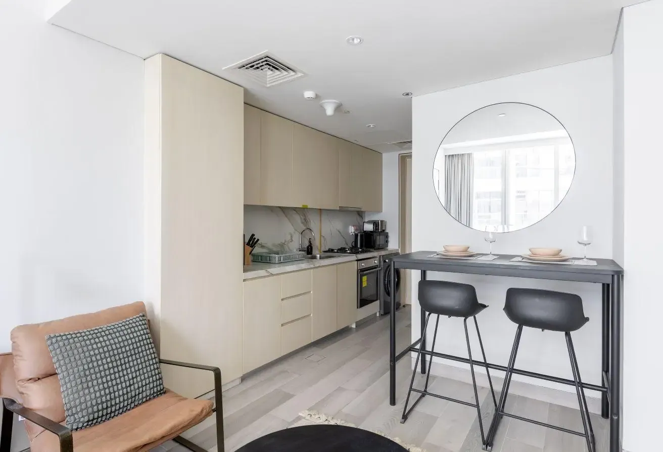 Marina Star Tower | Modern waterfront studio