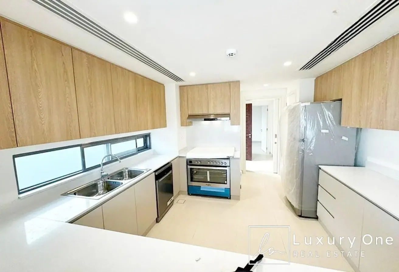 Brand New | Rooftop Terrace | Close to Amenities