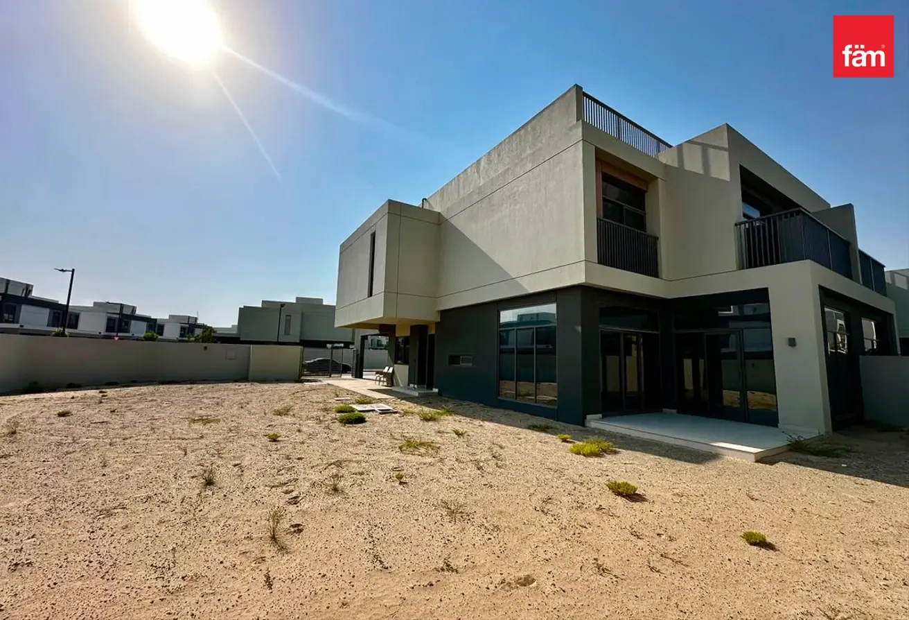Corner Plot |  Huge Layout | 5 Bed with Maids