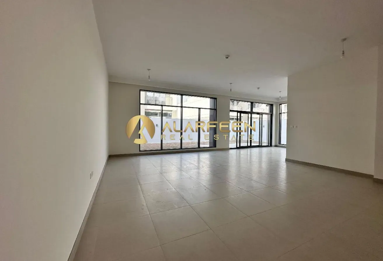 Spacious 5 BR | Premium Quality | Book Now