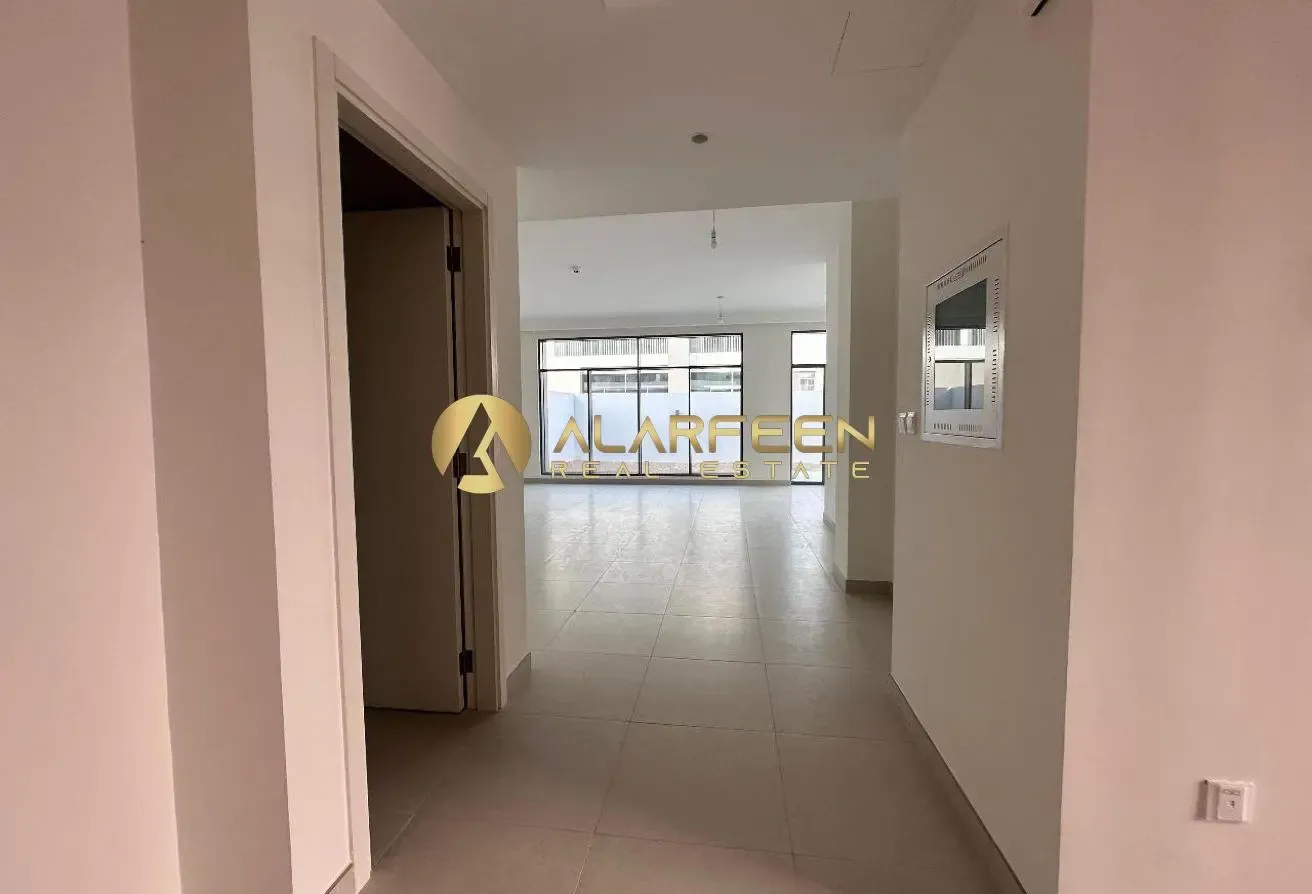Spacious 5 BR | Premium Quality | Book Now
