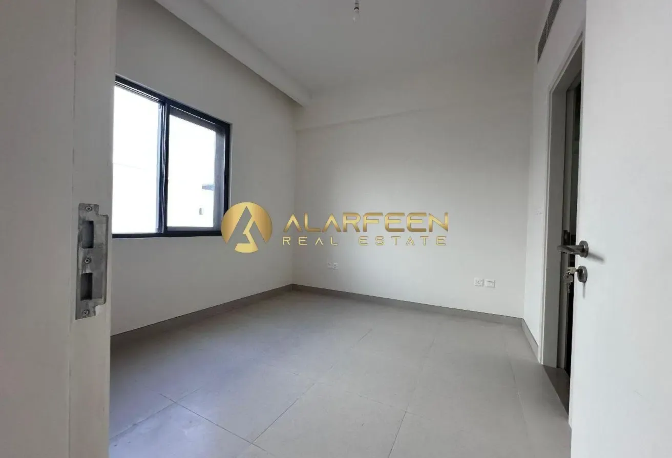 Spacious 5 BR | Premium Quality | Book Now