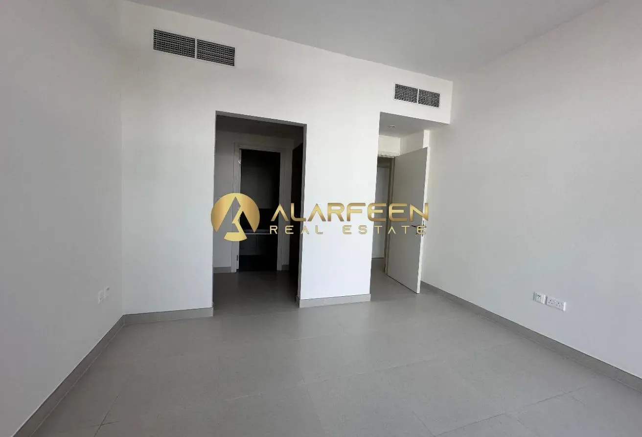 Spacious 5 BR | Premium Quality | Book Now