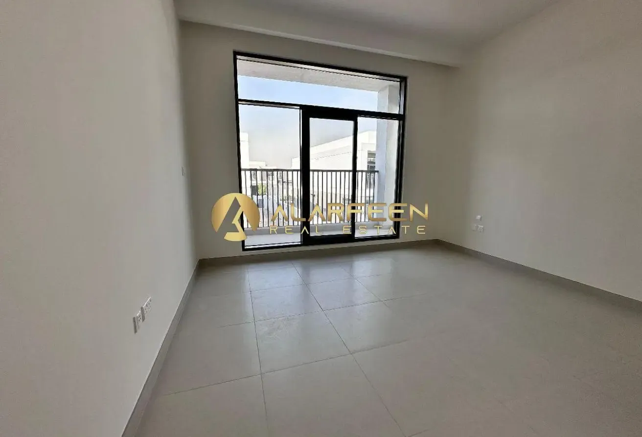 Spacious 5 BR | Premium Quality | Book Now